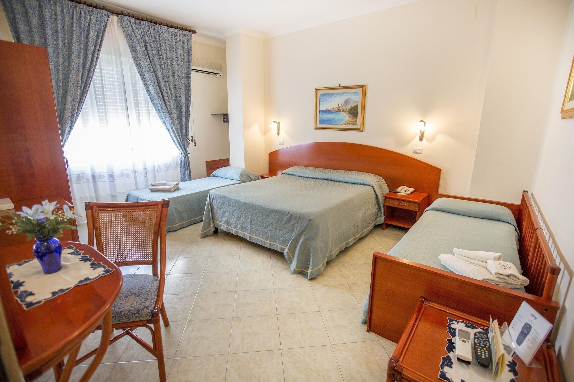 Hotel Mediterraneo Cefalù Exterior foto