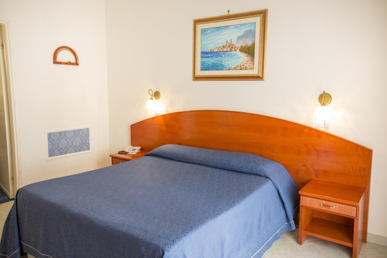 Hotel Mediterraneo Cefalù Exterior foto
