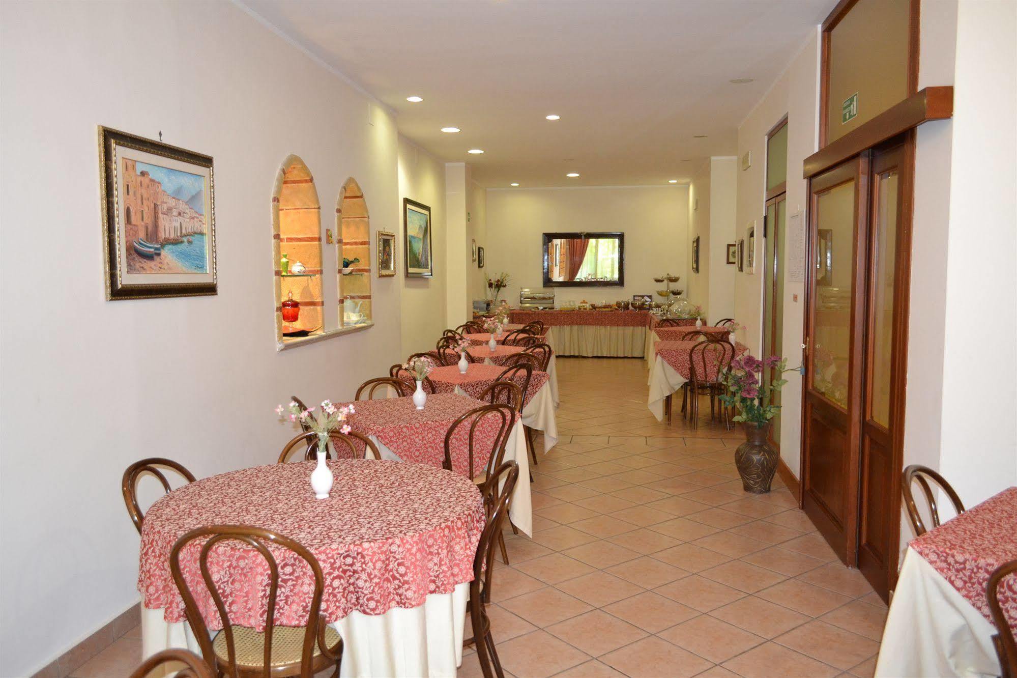 Hotel Mediterraneo Cefalù Exterior foto